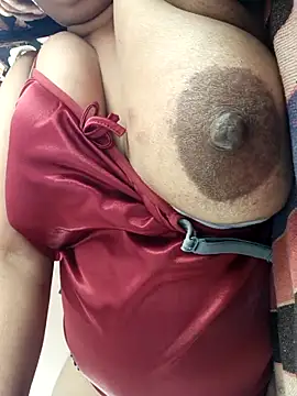 Snapshot of cuteyqueen chatting on February 17, 2025, 10:07 am cuteyqueen online show from February 17, 2025, 10:07 am