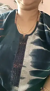 Snapshot of cuteyqueen chatting on March 17, 2025, 3:14 am cuteyqueen online show from March 17, 2025, 3:14 am