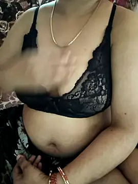 Snapshot of cuteyqueen chatting on March 21, 2025, 2:18 am cuteyqueen online show from March 21, 2025, 2:18 am