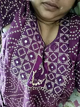 Snapshot of cuteyqueen chatting on October 10, 2025, 1:37 am cuteyqueen online show from October 10, 2025, 1:37 am