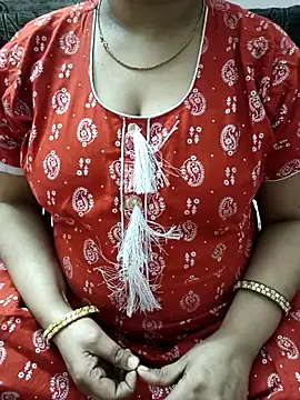 cuteyqueen online show from February 10, 2026, 1:48 pm