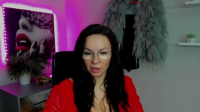 HelenLuxx online show from February 14, 2025, 6:34 am