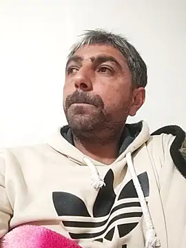 Muratcanik44 online show from February 4, 2026, 5:52 pm