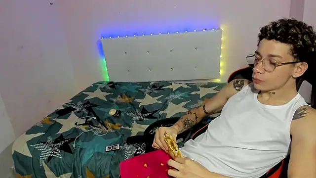 Snapshot of mateodeamjo chatting on October 26, 2025, 10:54 am mateodeamjo online show from October 26, 2025, 10:54 am