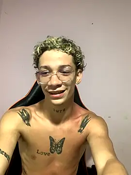 Snapshot of mateodeamjo chatting on November 10, 2025, 11:48 pm mateodeamjo online show from November 10, 2025, 11:48 pm