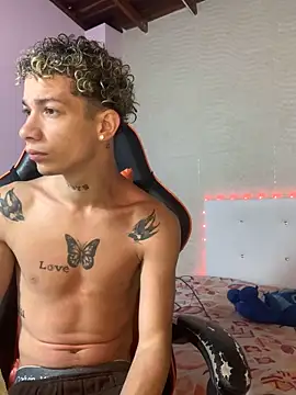 Snapshot of mateodeamjo chatting on November 12, 2025, 8:37 am mateodeamjo online show from November 12, 2025, 8:37 am