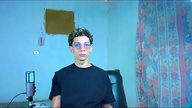 Snapshot of mateodeamjo chatting on February 8, 2026, 3:59 pm mateodeamjo online show from February 8, 2026, 3:59 pm