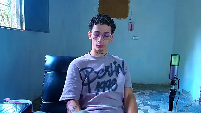 Snapshot of mateodeamjo chatting on February 14, 2026, 5:21 pm mateodeamjo online show from February 14, 2026, 5:21 pm