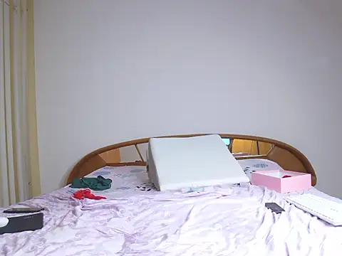 SofiaHanson online show from January 3, 2025, 8:22 pm