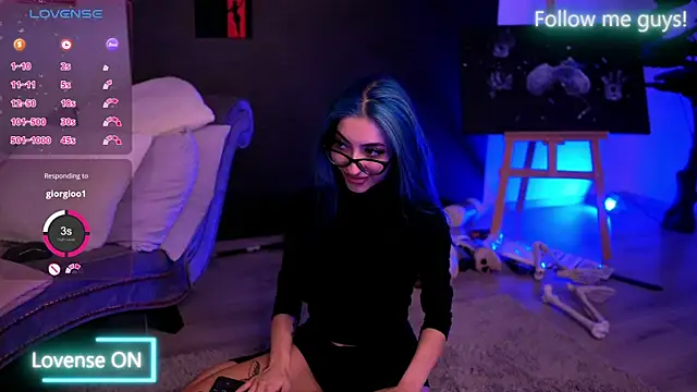 AriaVoss online show from October 12, 2025, 8:52 pm