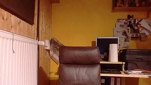  squirty cum lady  online show from June 27, 2026, 5:45 am