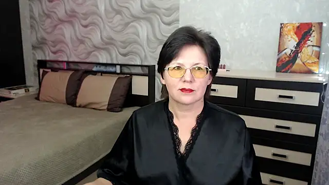 VitaCharm online show from March 19, 2025, 7:49 pm