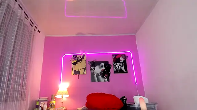 Niki Fox111 online show from March 5, 2025, 12:11 pm