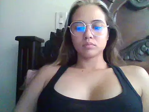 Snapshot of trianabell chatting on January 3, 2025, 5:31 pm trianabell online show from January 3, 2025, 5:31 pm