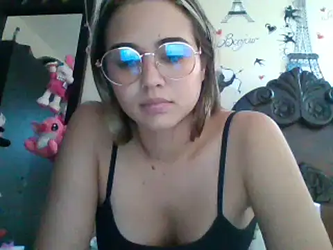 Snapshot of trianabell chatting on January 10, 2025, 7:54 pm trianabell online show from January 10, 2025, 7:54 pm