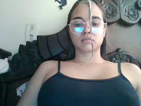 Snapshot of trianabell chatting on January 21, 2025, 5:51 pm trianabell online show from January 21, 2025, 5:51 pm