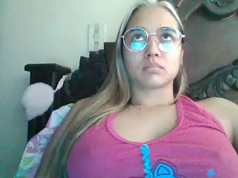 Snapshot of trianabell chatting on January 24, 2025, 3:02 pm trianabell online show from January 24, 2025, 3:02 pm