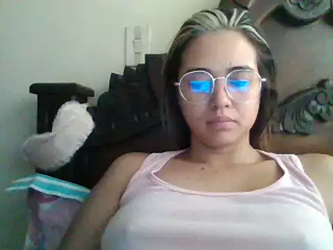 Snapshot of trianabell chatting on February 11, 2025, 3:51 pm trianabell online show from February 11, 2025, 3:51 pm