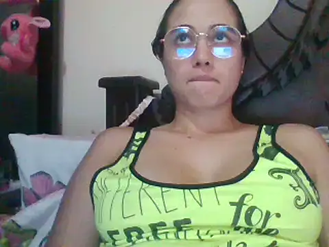 Snapshot of trianabell chatting on March 4, 2025, 7:43 pm trianabell online show from March 4, 2025, 7:43 pm