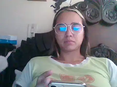 Snapshot of trianabell chatting on March 10, 2025, 4:57 pm trianabell online show from March 10, 2025, 4:57 pm