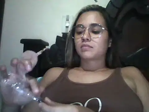 Snapshot of trianabell chatting on March 20, 2025, 1:24 am trianabell online show from March 20, 2025, 1:24 am