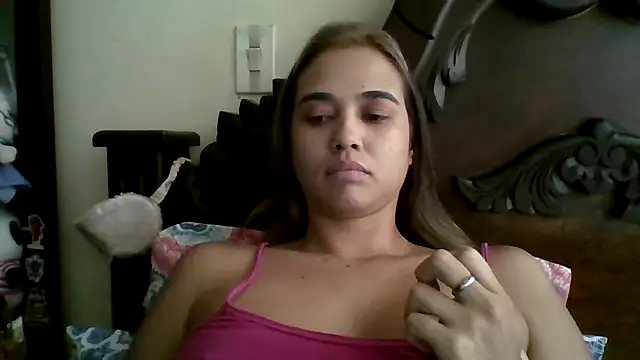 Snapshot of trianabell chatting on September 19, 2025, 5:46 pm trianabell online show from September 19, 2025, 5:46 pm