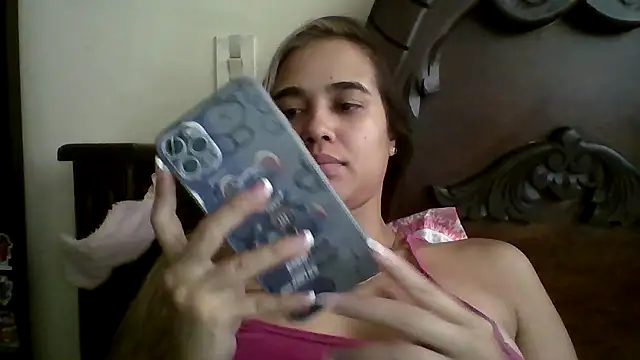 Snapshot of trianabell chatting on September 27, 2025, 3:28 pm trianabell online show from September 27, 2025, 3:28 pm