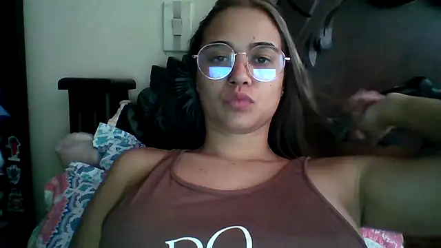 Snapshot of trianabell chatting on September 28, 2025, 3:50 pm trianabell online show from September 28, 2025, 3:50 pm