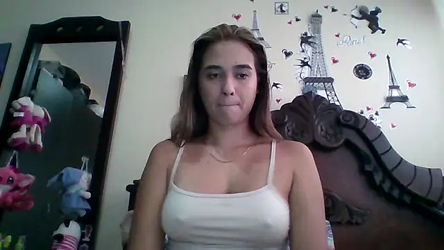 Snapshot of trianabell chatting on October 8, 2025, 4:48 pm trianabell online show from October 8, 2025, 4:48 pm