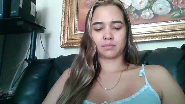 Snapshot of trianabell chatting on October 12, 2025, 4:50 pm trianabell online show from October 12, 2025, 4:50 pm