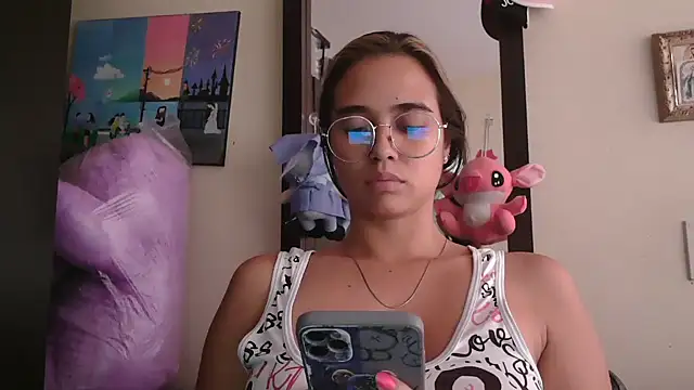 Snapshot of trianabell chatting on April 18, 2026, 7:07 pm trianabell online show from April 18, 2026, 7:07 pm
