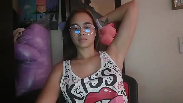Snapshot of trianabell chatting on April 30, 2026, 8:57 pm trianabell online show from April 30, 2026, 8:57 pm