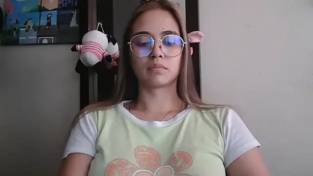trianabell online show from June 25, 2026, 4:44 pm