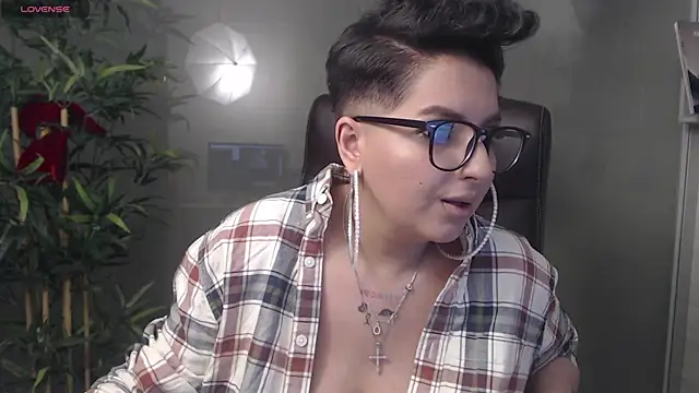 BustyAllyy online show from December 17, 2024, 11:59 pm