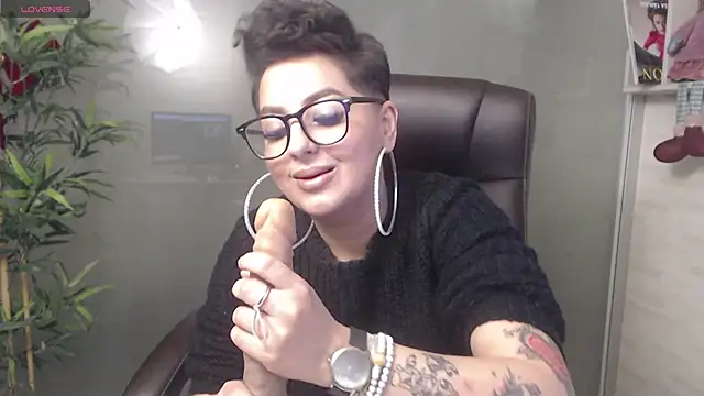 BustyAllyy online show from December 18, 2024, 9:51 pm