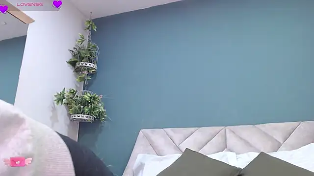 Snapshot of SharisWillian chatting on February 14, 2025, 2:18 am SharisWillian online show from February 14, 2025, 2:18 am