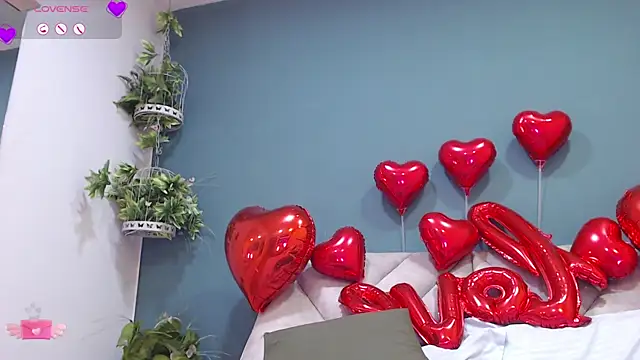 Snapshot of SharisWillian chatting on February 14, 2025, 8:21 am SharisWillian online show from February 14, 2025, 8:21 am
