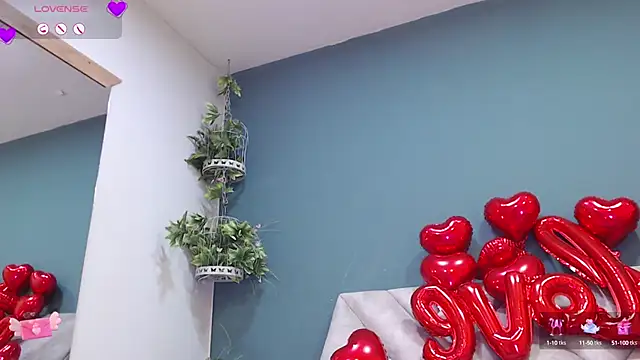 Snapshot of SharisWillian chatting on February 15, 2025, 10:11 am SharisWillian online show from February 15, 2025, 10:11 am