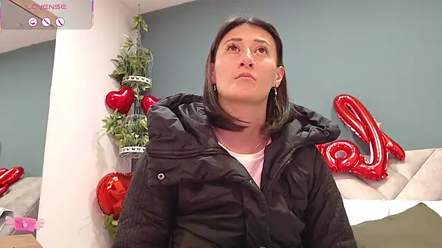 Snapshot of SharisWillian chatting on February 20, 2025, 3:34 am SharisWillian online show from February 20, 2025, 3:34 am