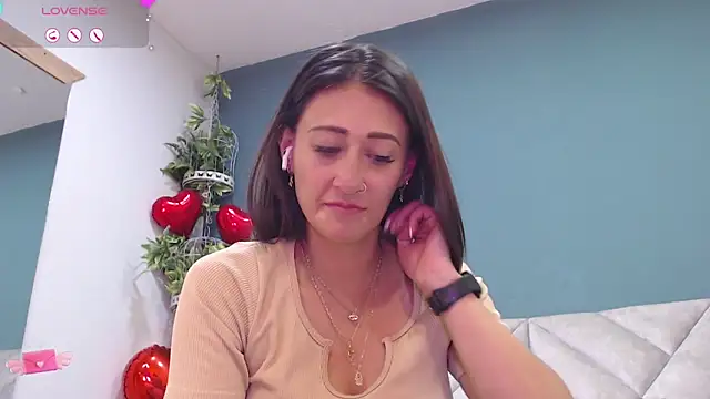 Snapshot of SharisWillian chatting on March 1, 2025, 7:30 am SharisWillian online show from March 1, 2025, 7:30 am