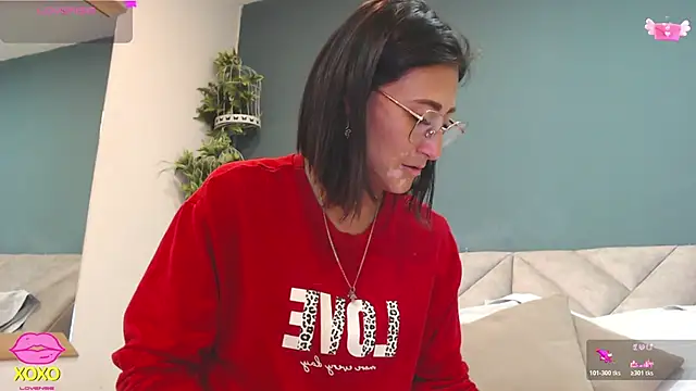 Snapshot of SharisWillian chatting on April 9, 2026, 3:17 am SharisWillian online show from April 9, 2026, 3:17 am