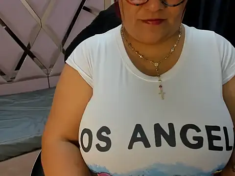 Snapshot of DaianaLutz chatting on September 26, 2025, 1:26 pm DaianaLutz online show from September 26, 2025, 1:26 pm