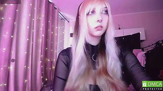 Snapshot of JustMeowGirl chatting on June 20, 2026, 4:37 am JustMeowGirl online show from June 20, 2026, 4:37 am