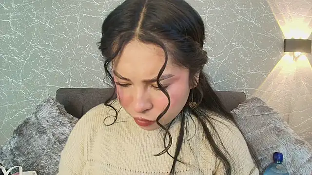 mia roux13 online show from January 5, 2025, 7:28 pm