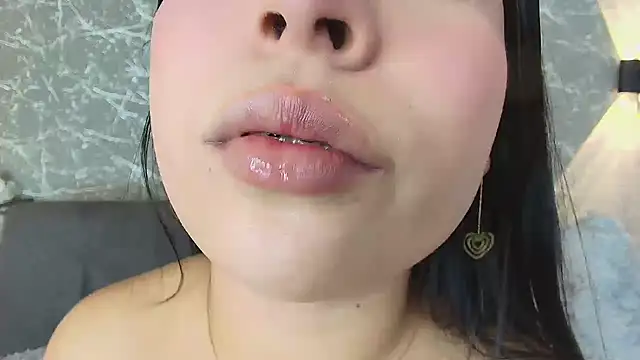 mia roux13 online show from February 2, 2025, 10:06 pm