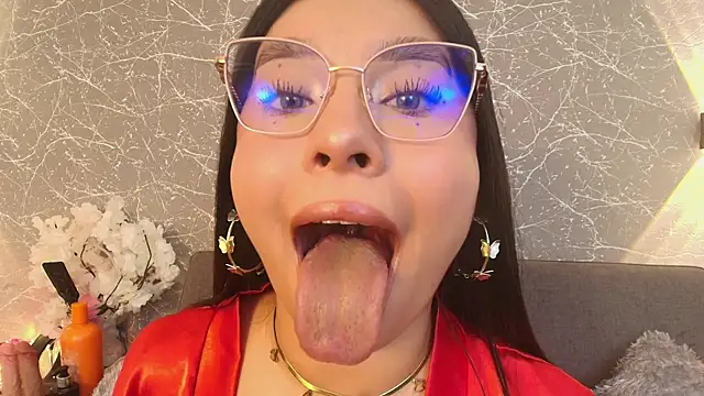 mia roux13 online show from February 9, 2025, 6:47 pm