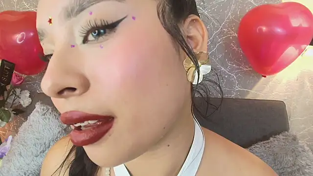 mia roux13 online show from February 15, 2025, 1:53 am