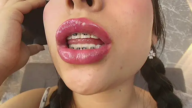 mia roux13 online show from March 1, 2025, 1:11 am