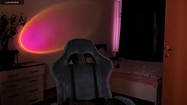 Snapshot of Polusladkoye chatting on April 22, 2026, 3:13 pm Polusladkoye online show from April 22, 2026, 3:13 pm