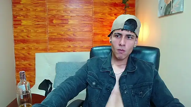 Bastiaan 28 online show from December 4, 2024, 6:33 am